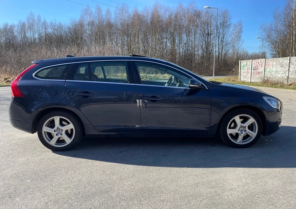 Volvo V60 cena 31900 przebieg: 205000, rok produkcji 2010 z Częstochowa małe 497